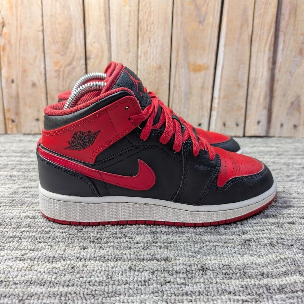 Nike Air Jordan 1 Mid in "Alternate Bred" in Red/Black Size 5Y/7W